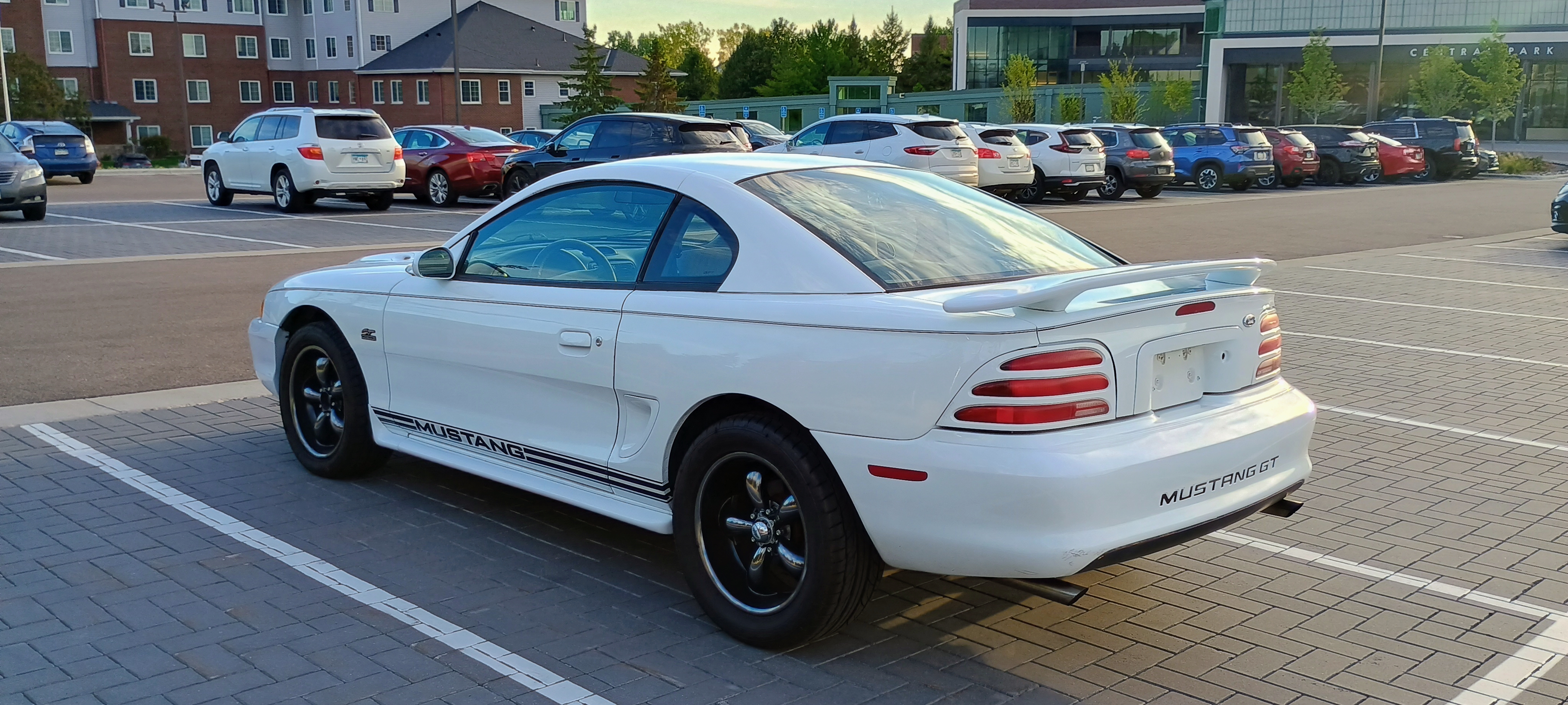 Used 1995 Ford Mustang GT RWD image 1