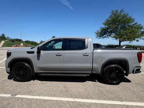 Used 2024 GMC Sierra 1500 Elevation AWD/4WD image 6