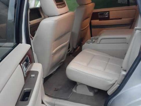 Used 2013 Lincoln Navigator 4WD w/ HD Trailer Tow Pkg image 18