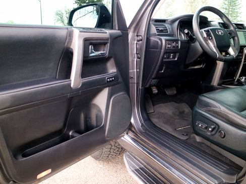 Used 2021 Toyota 4Runner Limited image 15