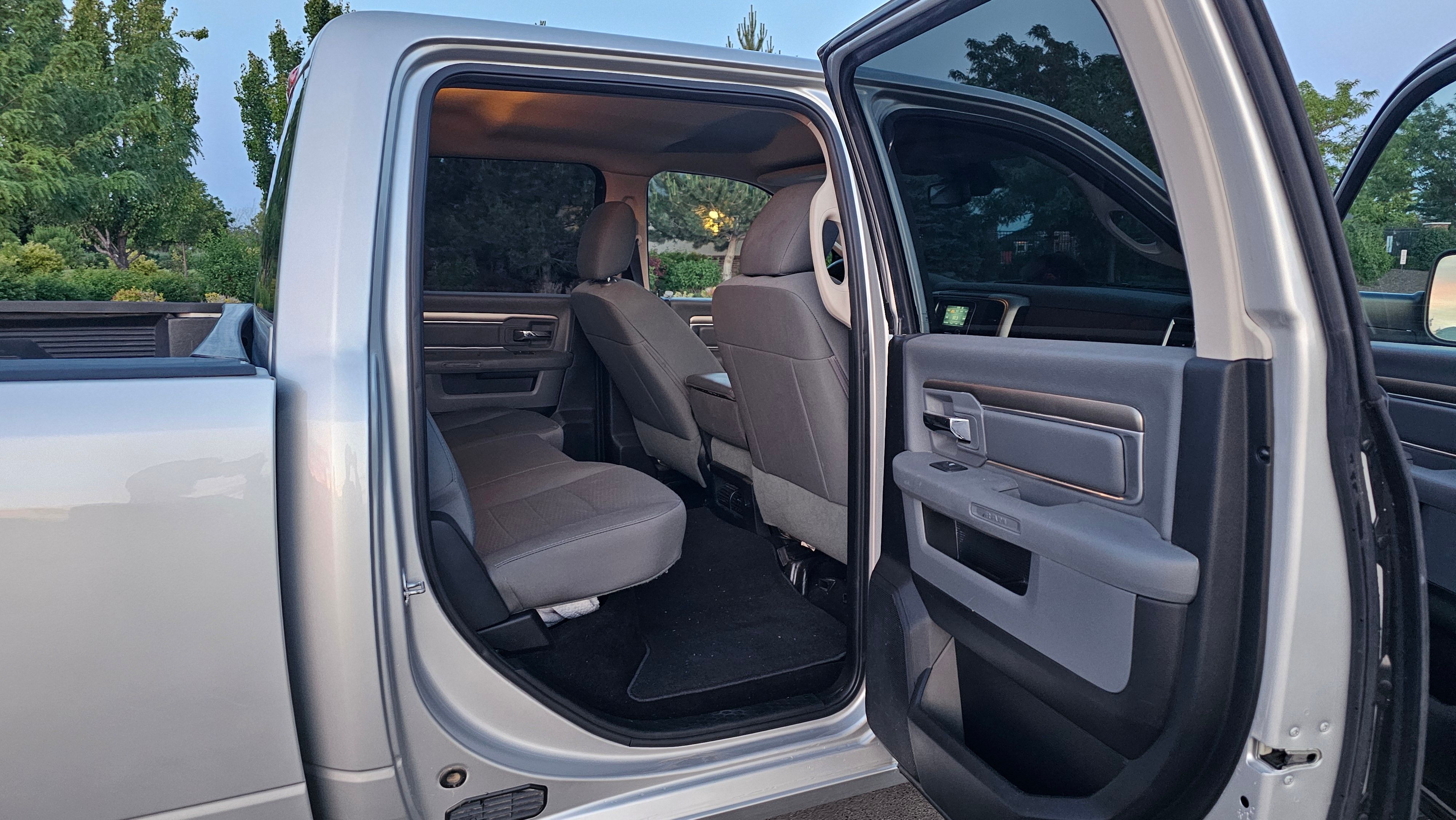 Used 2016 RAM 2500 SLT AWD/4WD image 9