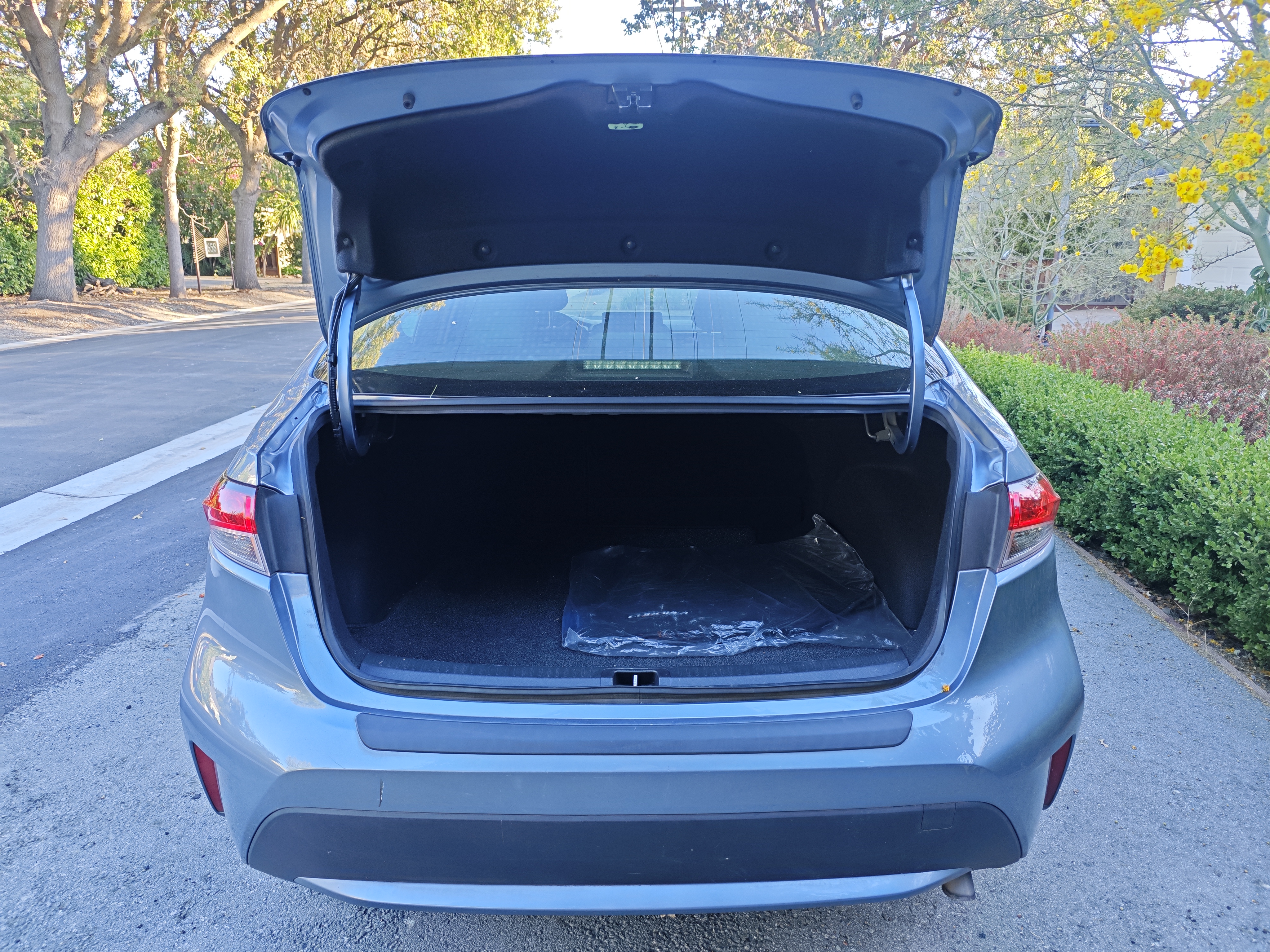 Used 2022 Toyota Corolla LE FWD image 10