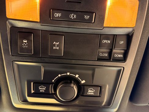 Used 2019 Toyota Tacoma TRD Off-Road image 14