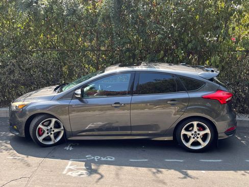Used 2016 Ford Focus ST w/ Equipment Group 402A image 8