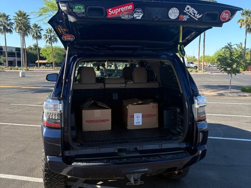 Used 2014 Toyota 4Runner SR5 image 9