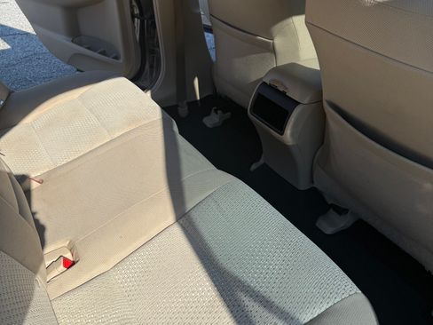 Used 2013 Toyota Camry LE image 12