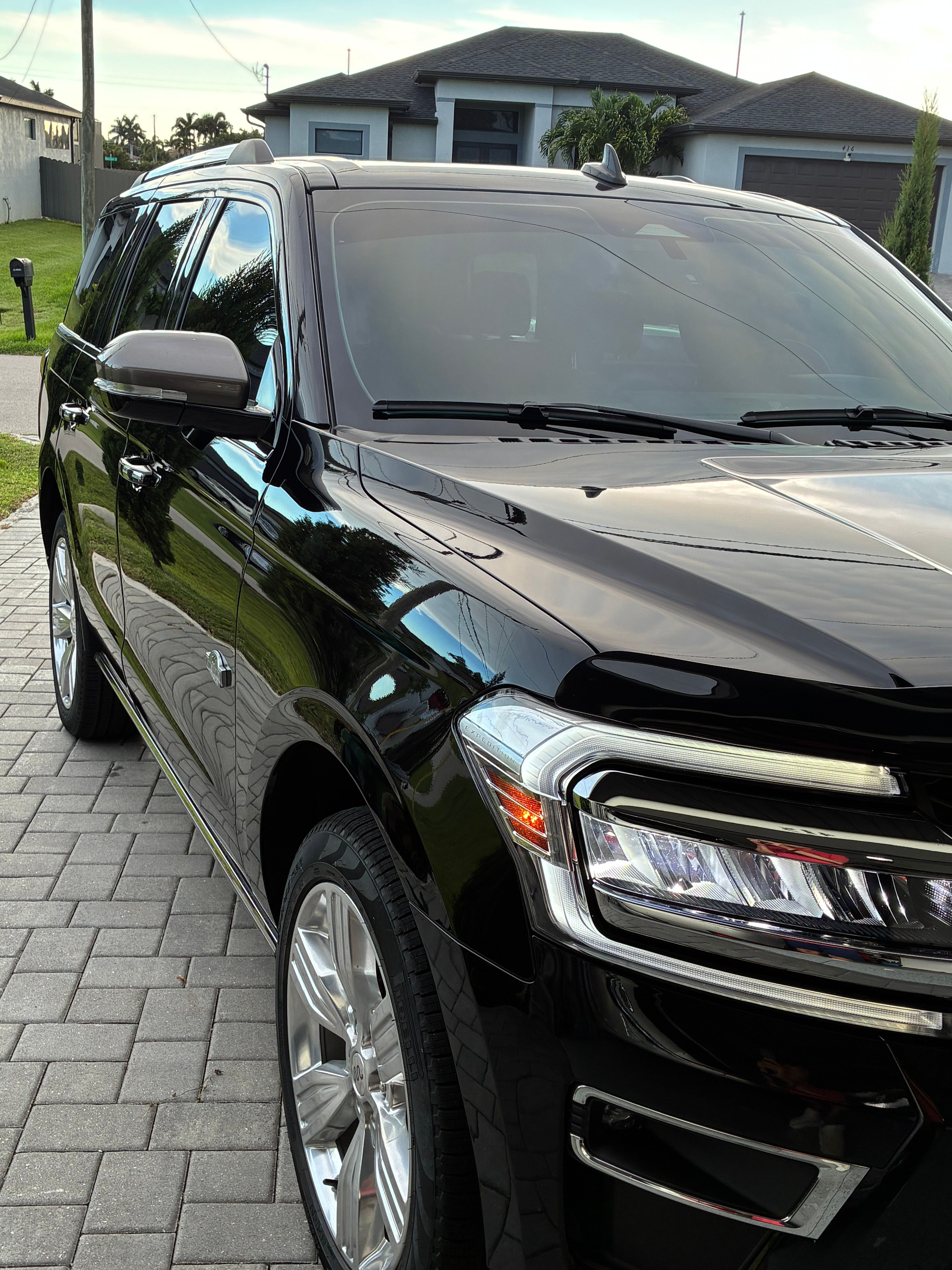 Used 2024 Ford Expedition King Ranch RWD image 4