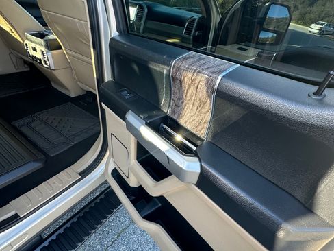 Used 2017 Ford F550 4x4 Crew Cab Super Duty image 24