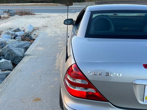 Used 2003 Mercedes-Benz SLK 320 image 9