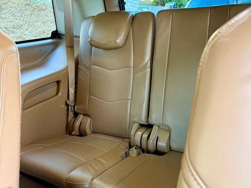 Used 2016 Cadillac Escalade Platinum AWD/4WD image 21