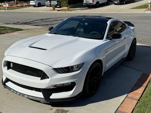 Used 2019 Ford Mustang Shelby GT350 w/ Technology Package image 2
