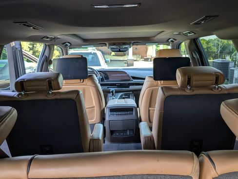 Used 2023 Cadillac Escalade ESV Premium Luxury w/ Performance Package AWD/4WD image 14