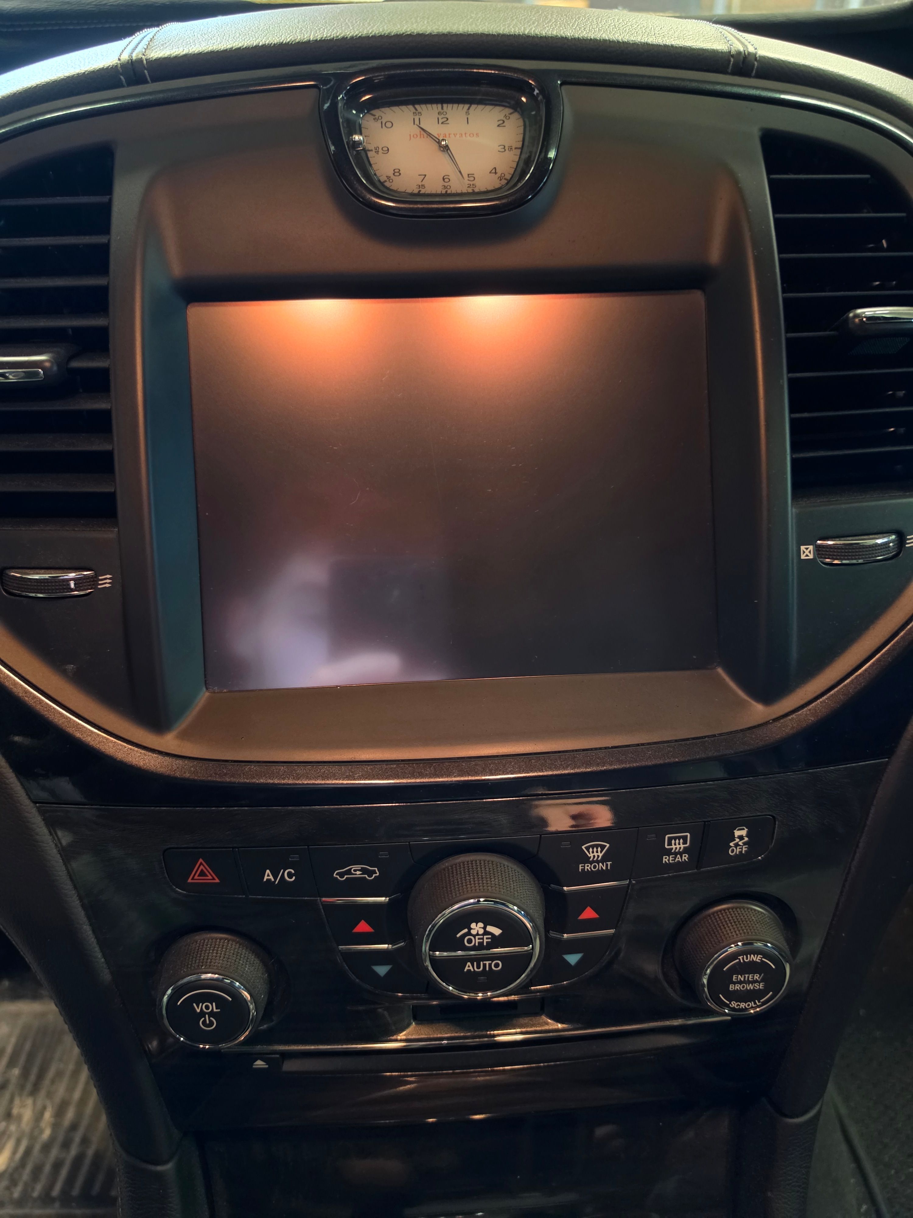 Used 2014 Chrysler 300 C AWD/4WD image 9