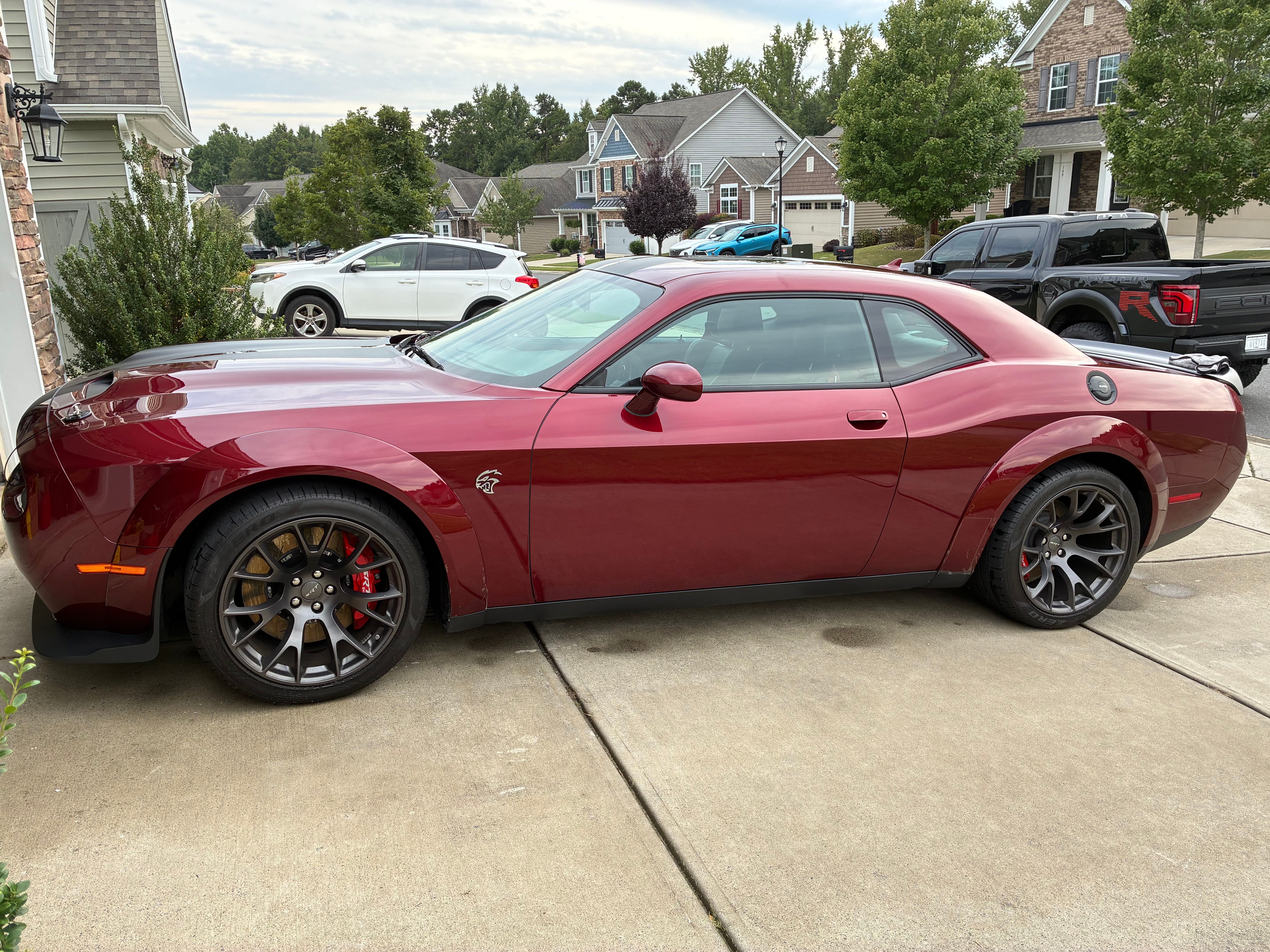Used 2022 Dodge Challenger SRT Hellcat RWD image 1