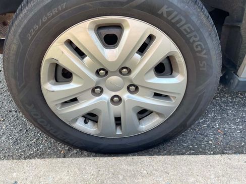Used 2016 Dodge Grand Caravan American Value Package FWD image 8