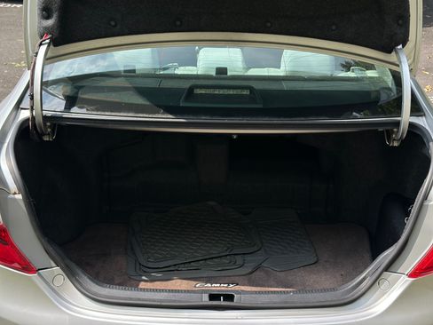 Used 2012 Toyota Camry LE image 15