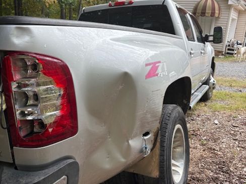 Used 2011 Chevrolet Silverado 3500 LTZ image 8