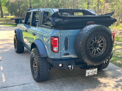 Used 2023 Ford Bronco Black Diamond image 4