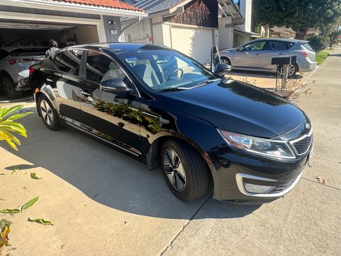 Used 2013 Kia Optima LX w/ Hybrid Convenience Pkg image 2