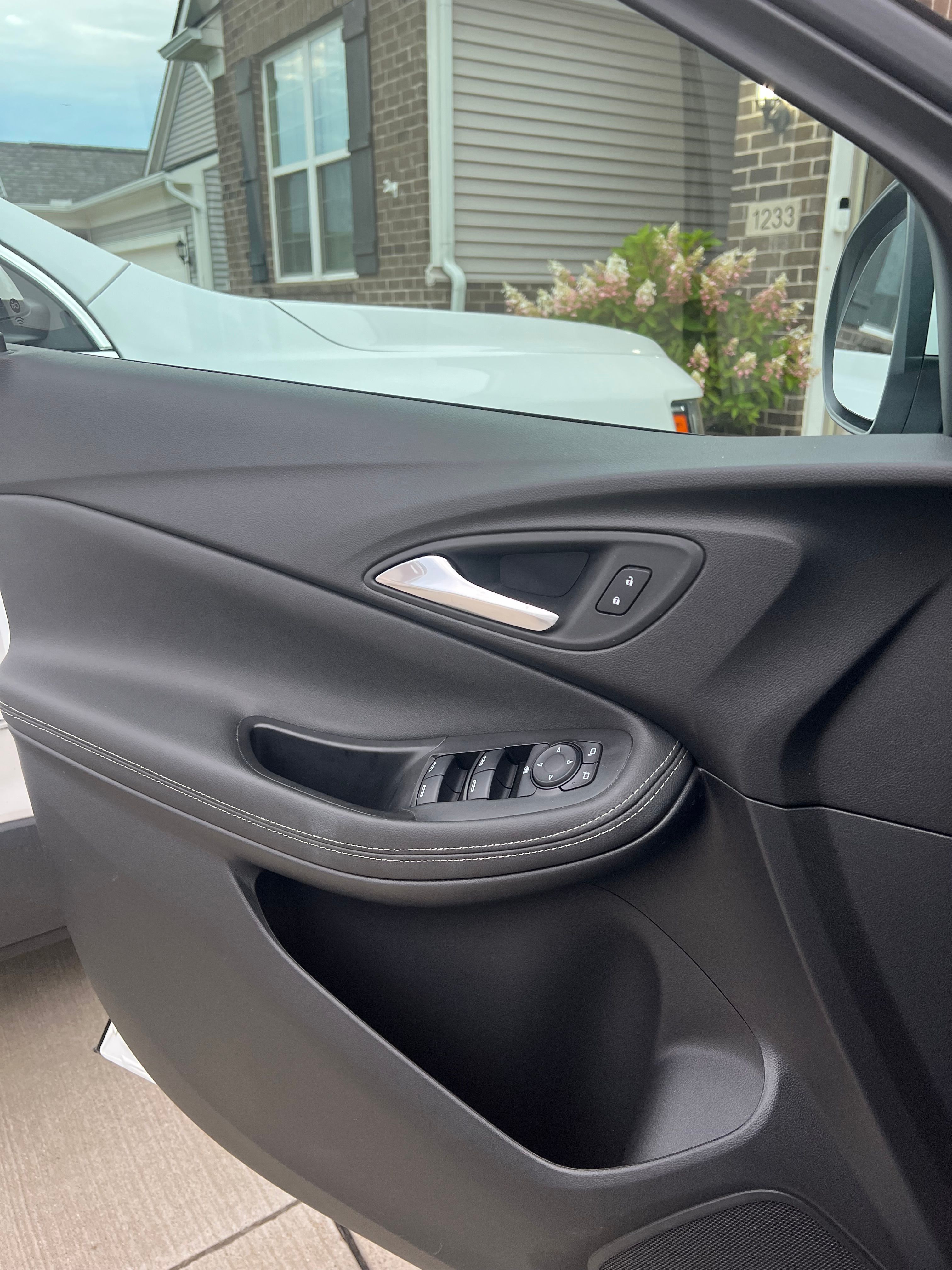 Used 2024 Buick Encore GX Sport Touring w/ Comfort Package FWD image 13