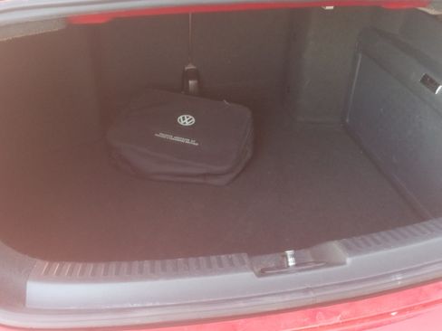 Used 2019 Volkswagen Beetle 2.0T SE FWD image 25