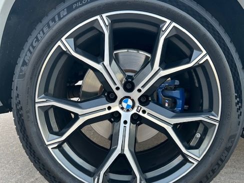 Used 2022 BMW X5 xDrive40i w/ M Sport Package image 8