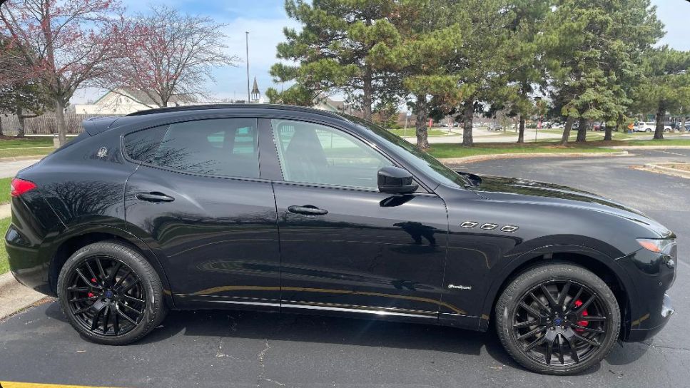 Used 2018 Maserati Levante GranSport AWD/4WD image 5