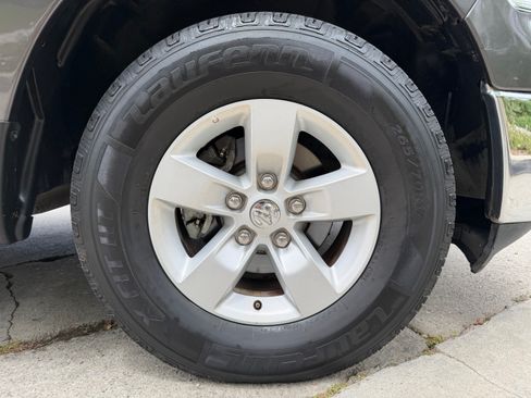Used 2021 RAM 1500 Classic SLT RWD image 9