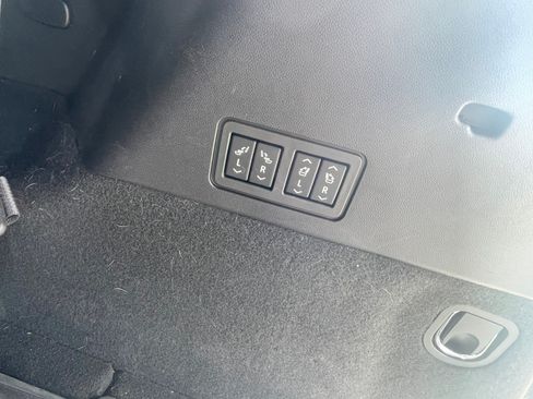 Used 2023 Cadillac XT6 Sport w/ LPO, ONYX Package image 19