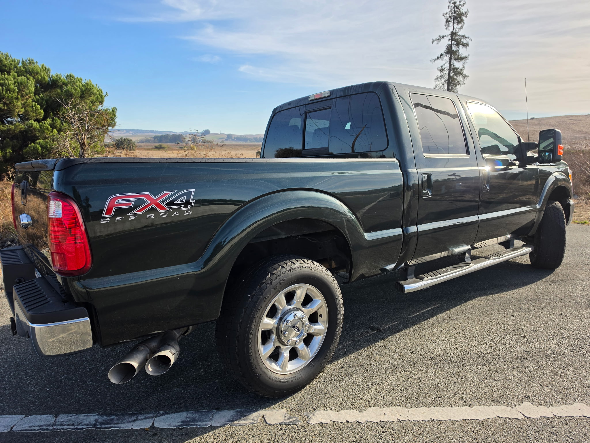 Used 2016 Ford F250 Lariat w/ Lariat Ultimate Package AWD/4WD image 5