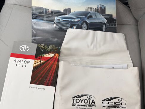 Used 2014 Toyota Avalon XLE Premium FWD image 25