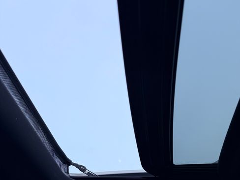 Used 2024 Chevrolet Colorado ZR2 w/ Safety Package image 15