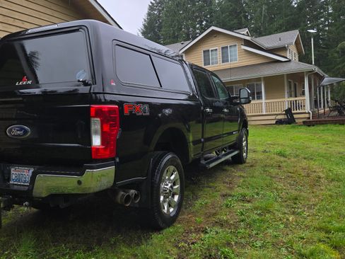 Used 2017 Ford F250 Lariat w/ Lariat Ultimate Package image 7