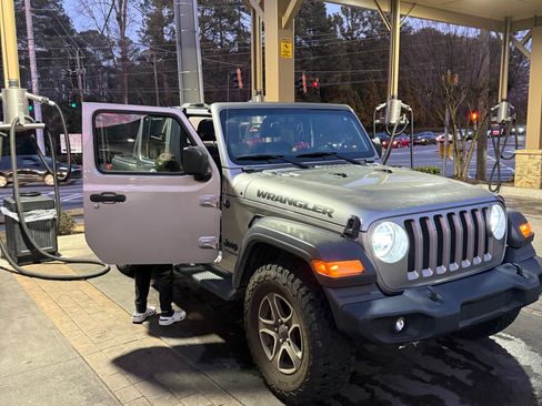 Used 2020 Jeep Wrangler Unlimited Sport image 9