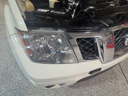 Used 2019 Nissan Frontier SV image 13