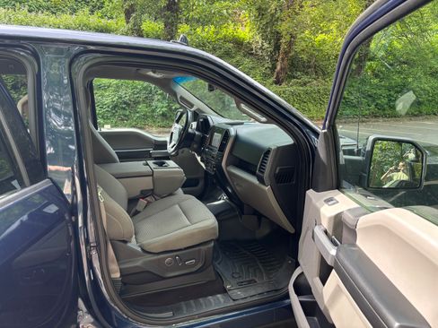 Used 2018 Ford F150 XLT w/ Equipment Group 302A Luxury AWD/4WD image 11