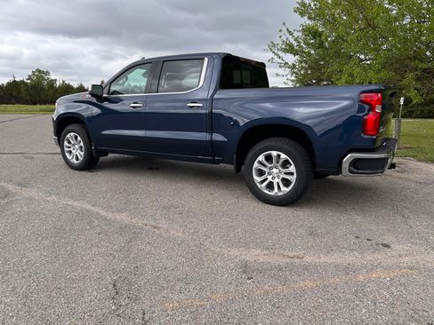 Used 2023 Chevrolet Silverado 1500 LTZ w/ LTZ Convenience Package II AWD/4WD image 5