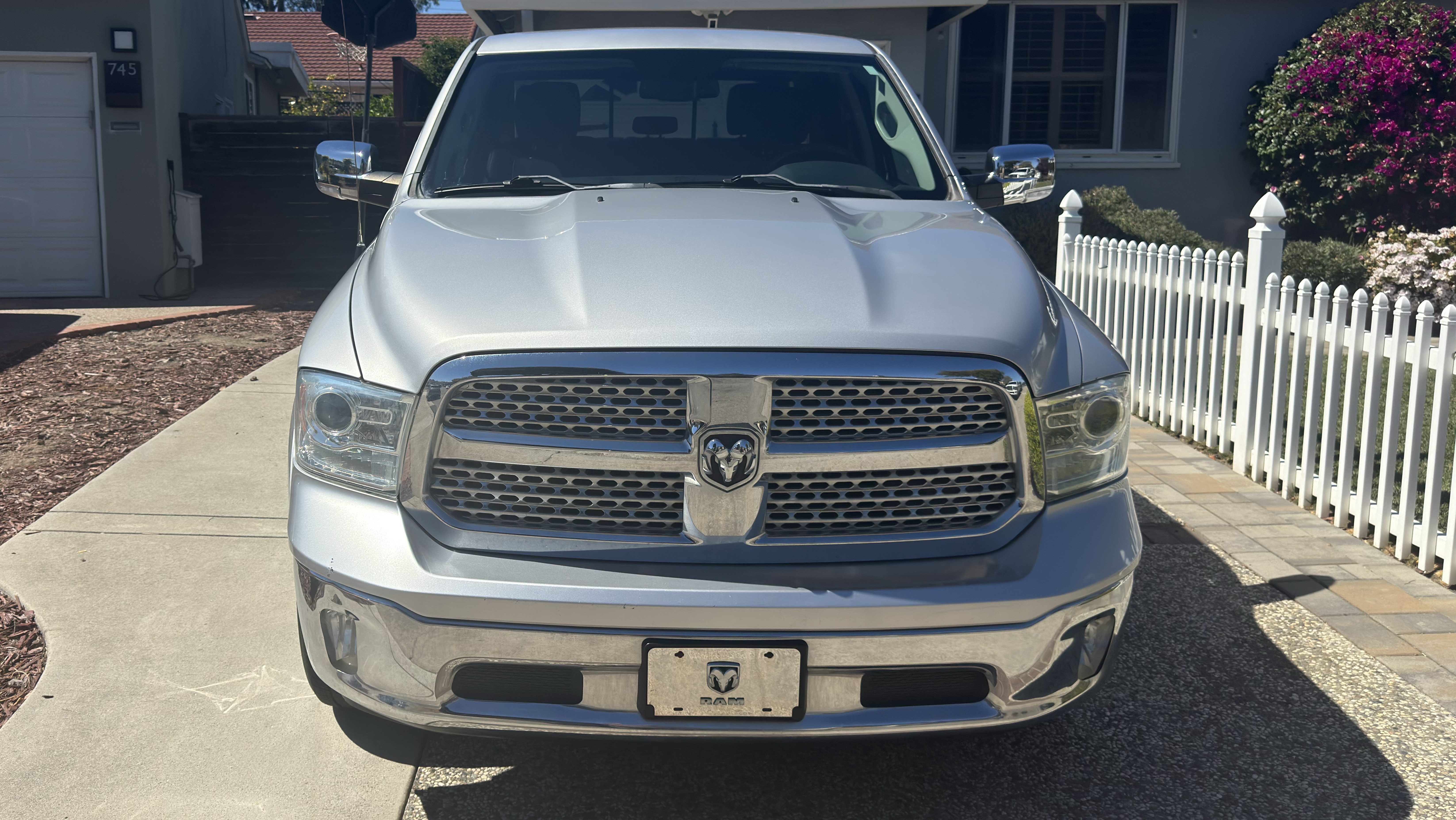 Used 2016 RAM 1500 Laramie AWD/4WD image 4