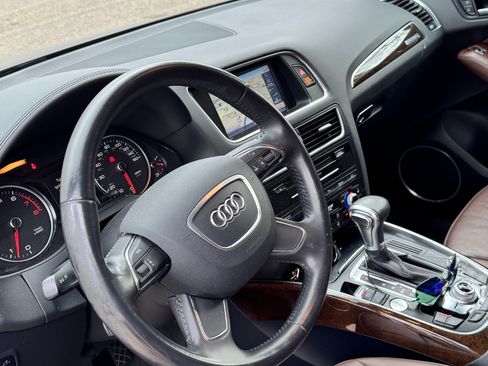Used 2013 Audi Q5 3.0T Prestige image 2