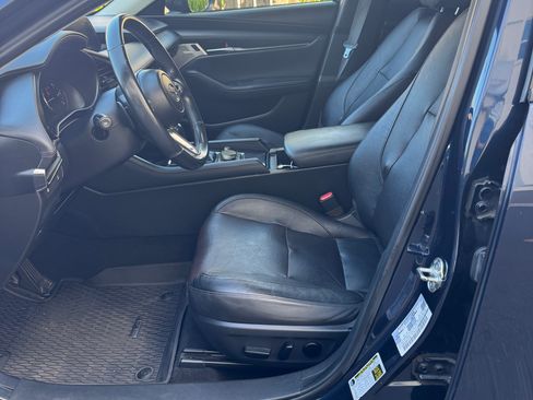 Used 2019 MAZDA MAZDA3 Sedan w/ Premium Package FWD image 9