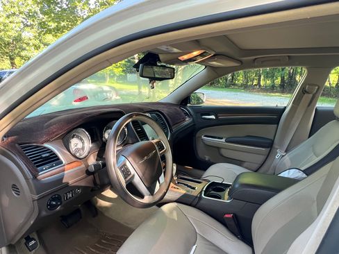 Used 2012 Chrysler 300 C Luxury Series image 18