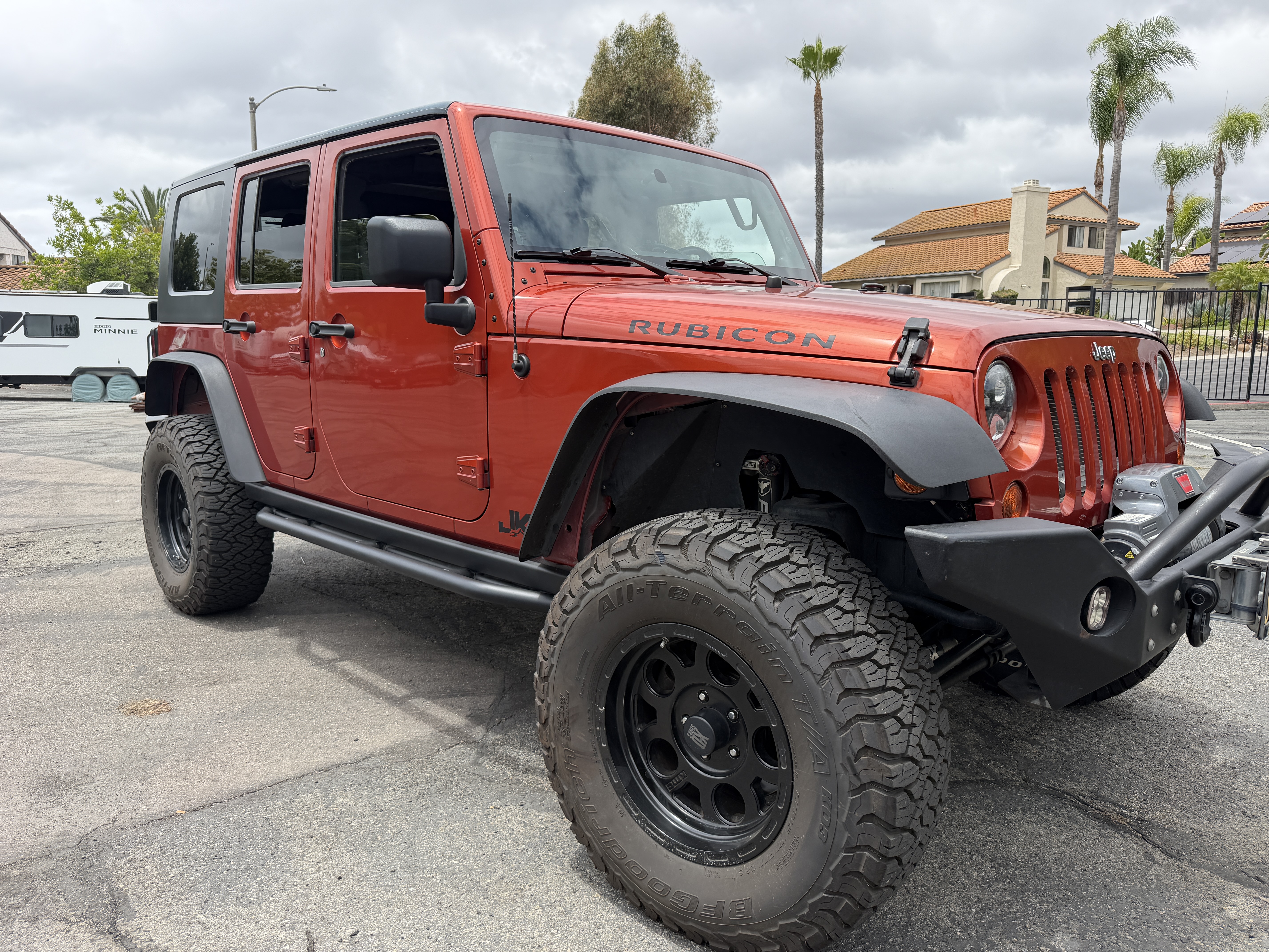 Used 2009 Jeep Wrangler Unlimited Rubicon w/ Dual Top Group AWD/4WD image 2