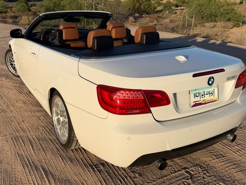 Used 2013 BMW 335i Convertible image 13