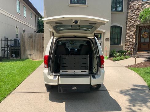 Used 2013 Dodge Grand Caravan SE image 12