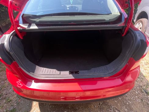 Used 2014 Ford Focus SE w/ SE Winter Package FWD image 12
