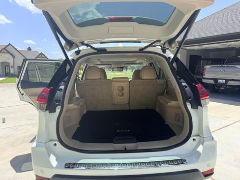 Used 2019 Nissan Rogue SL w/ Premium Package AWD/4WD image 11
