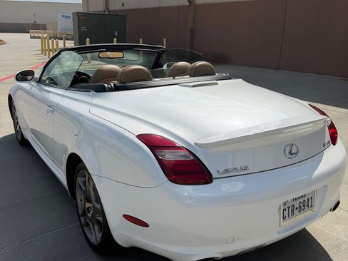 Used 2008 Lexus SC 430 Convertible RWD image 2
