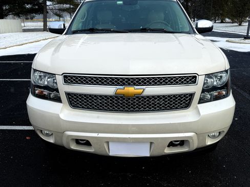 Used 2012 Chevrolet Suburban LTZ image 4