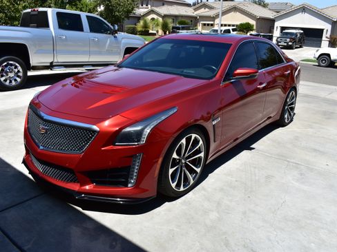 Used 2016 Cadillac CTS V w/ Luxury Package RWD image 4