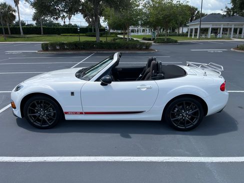 Used 2015 MAZDA MX-5 Miata Club RWD image 9